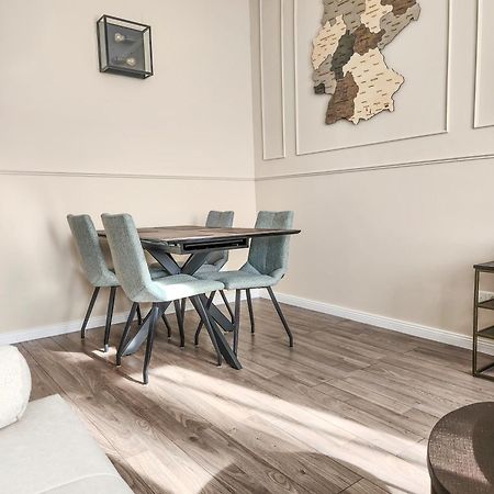 Geli Homes L1 - 2X Zimmer, 2X Kingsize Bett, 1 Bis 4 Personen, Parkplatz, Tv, Wifi, Top Kueche, Kaffee, Tee Lünen Buitenkant foto