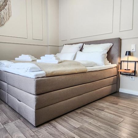 Geli Homes L1 - 2X Zimmer, 2X Kingsize Bett, 1 Bis 4 Personen, Parkplatz, Tv, Wifi, Top Kueche, Kaffee, Tee Lünen Buitenkant foto