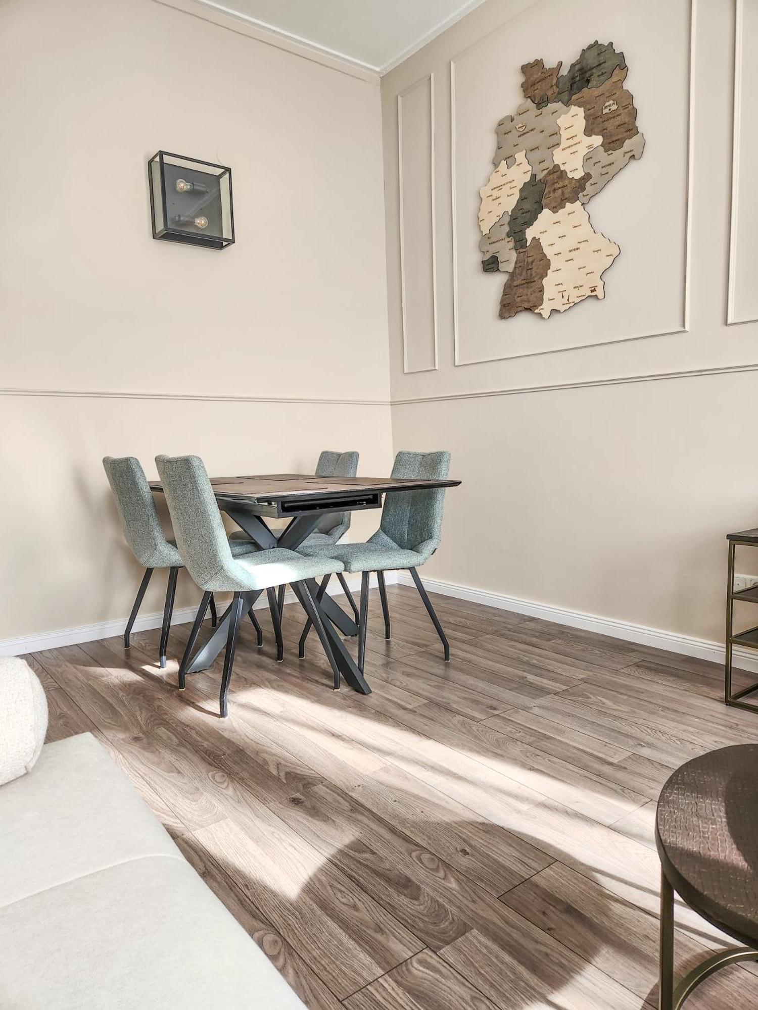 Geli Homes L1 - 2X Zimmer, 2X Kingsize Bett, 1 Bis 4 Personen, Parkplatz, Tv, Wifi, Top Kueche, Kaffee, Tee Lünen Buitenkant foto