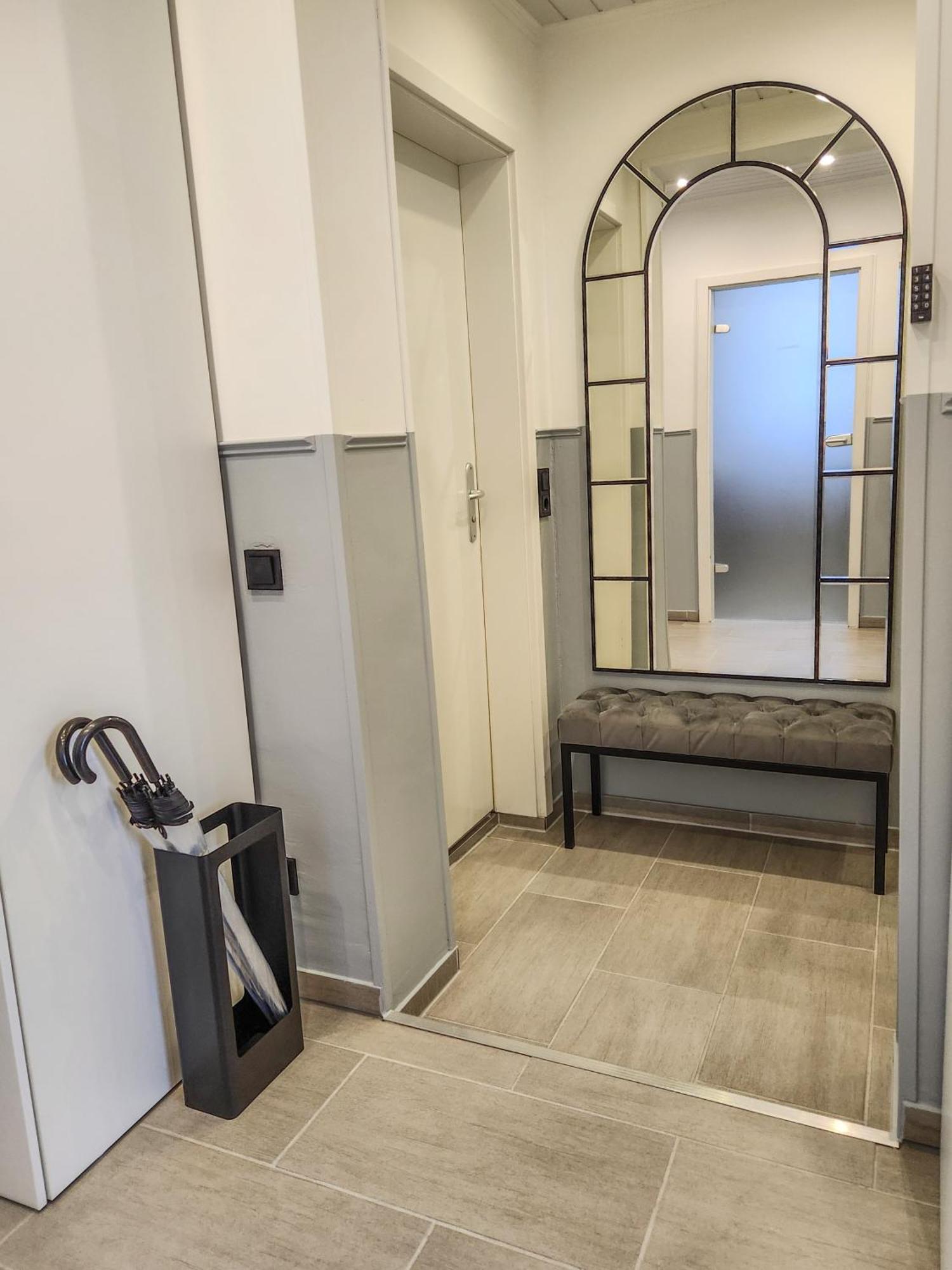 Geli Homes L1 - 2X Zimmer, 2X Kingsize Bett, 1 Bis 4 Personen, Parkplatz, Tv, Wifi, Top Kueche, Kaffee, Tee Lünen Buitenkant foto